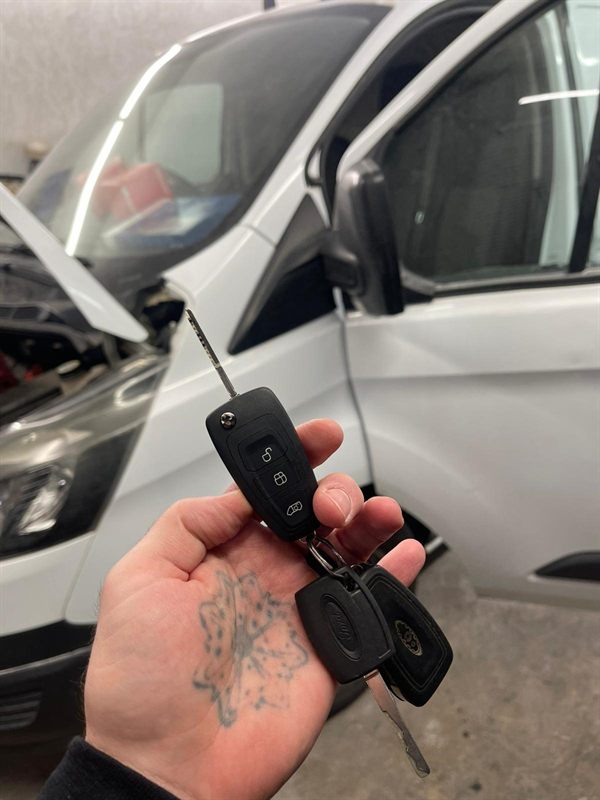 Ford Transit van key fob repair and replacement key by AKL